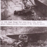 Photo : Remains of 12 Ton Road Roller in Marple Brook, Dan Bank