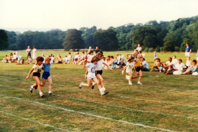 marple brownies sports day july 1983 brabyns park 640V1